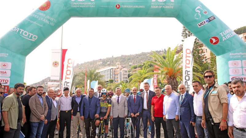 58. Cumhurbaşkanlığı Bisiklet Turu Alanya'da Başladı